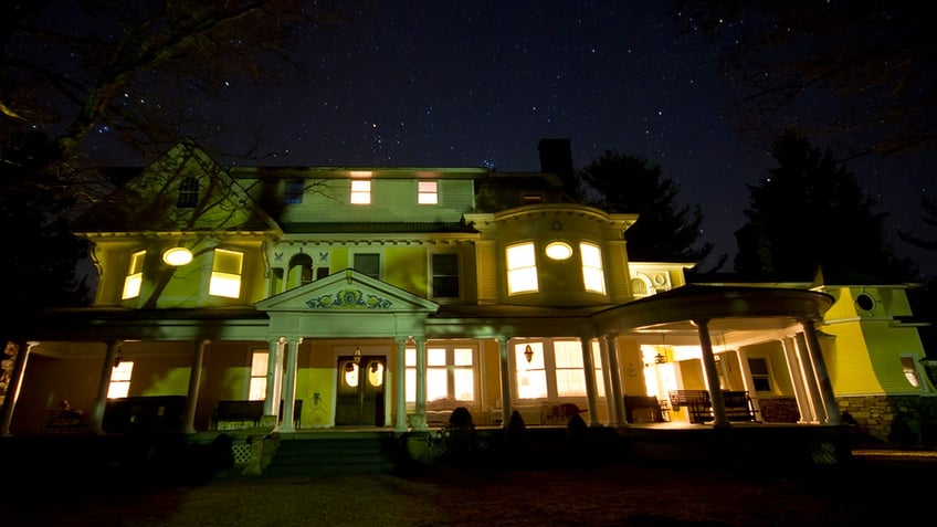 10 best fall ghost tours for spine tingling fun in america