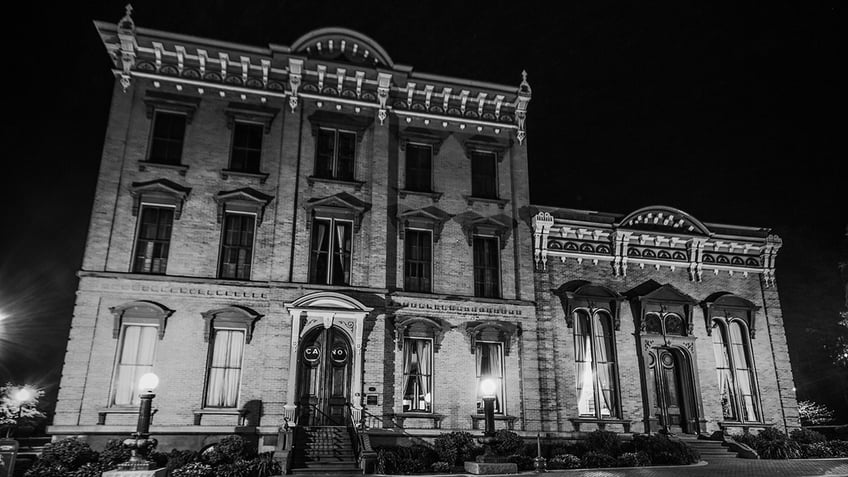 10 best fall ghost tours for spine tingling fun in america