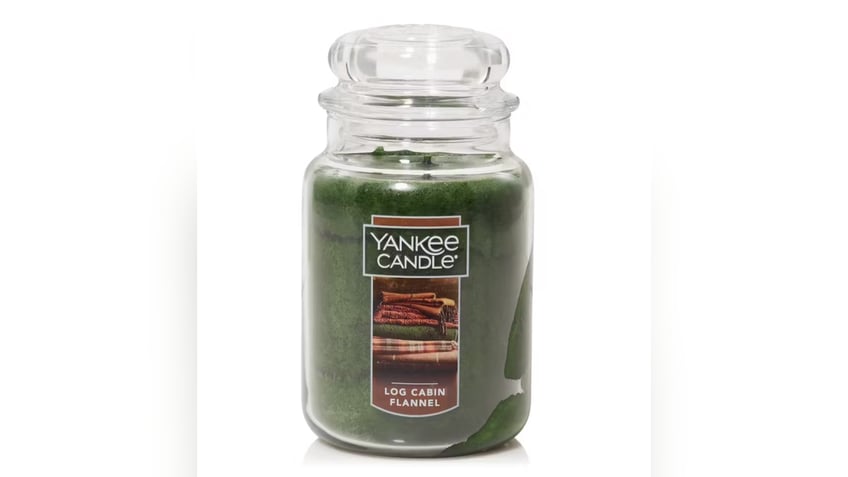 This is the perfect candle for all fall and winter. 