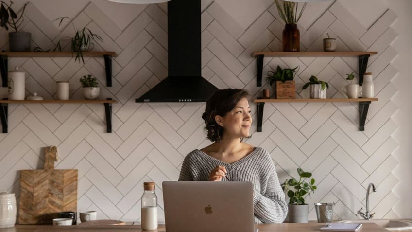 woman on laptop