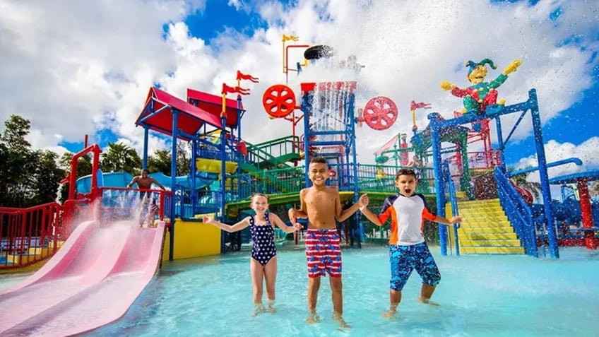 10 things you should pack when you visit these toddler friendly theme parks during spring break