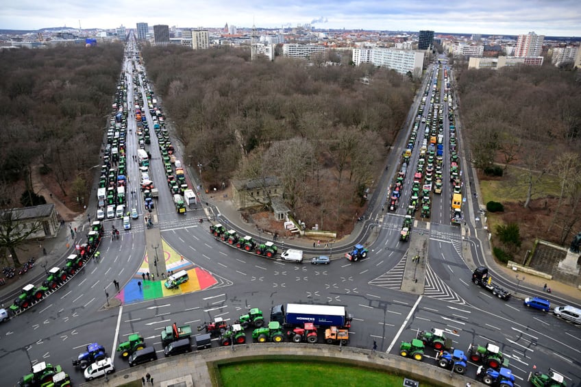 10000 expected at tractor protest against german government as truckers join rebels