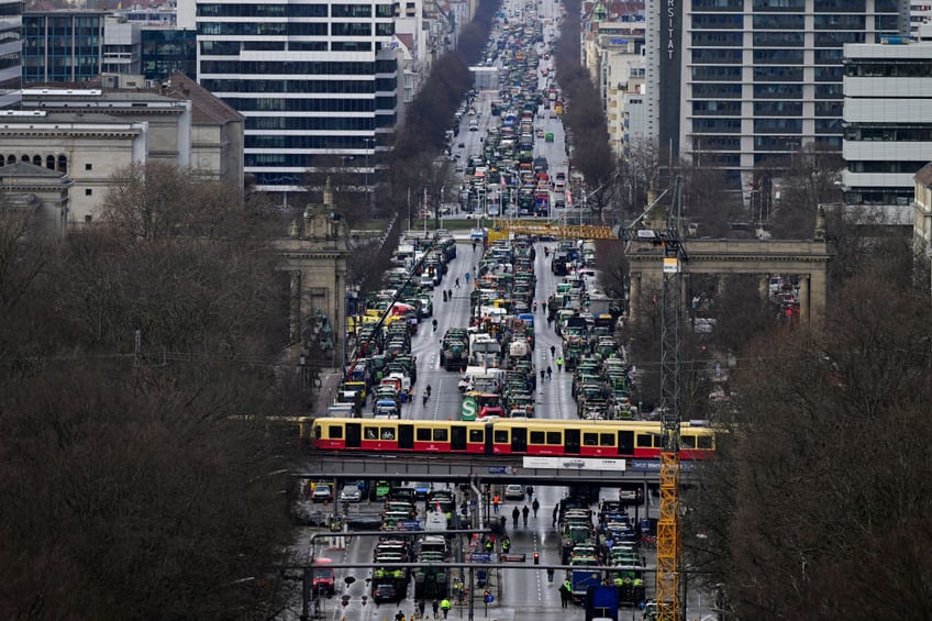 10000 expected at tractor protest against german government as truckers join rebels