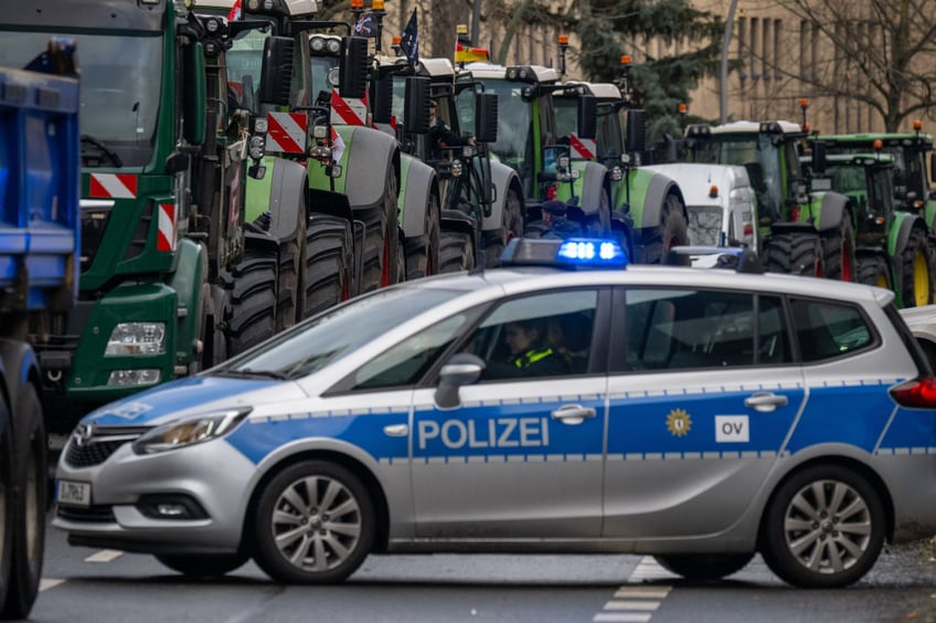 10000 expected at tractor protest against german government as truckers join rebels