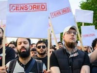 1000s Of Islamists Protest Against 'Censorship' After Calls For A Caliphate In Germenay Are Banned
