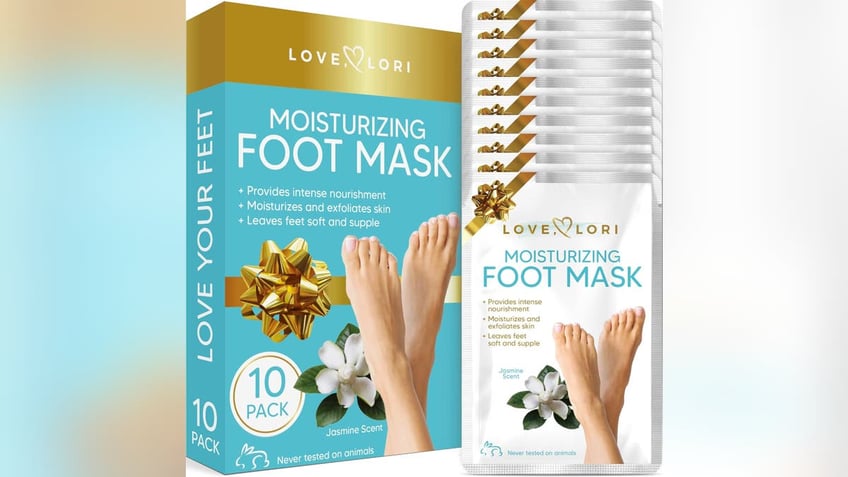 Help your feet from cracking with foot lotion masks. 