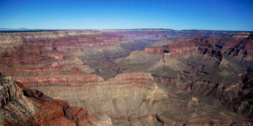 13 year old tourist survives nearly 100 foot fall at grand canyon