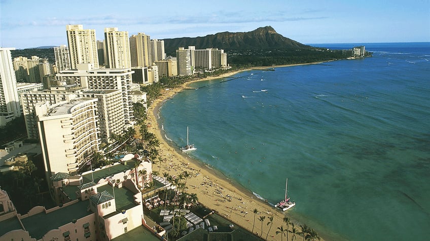 17 must see stops in hawaii to fully immerse yourself in the aloha state