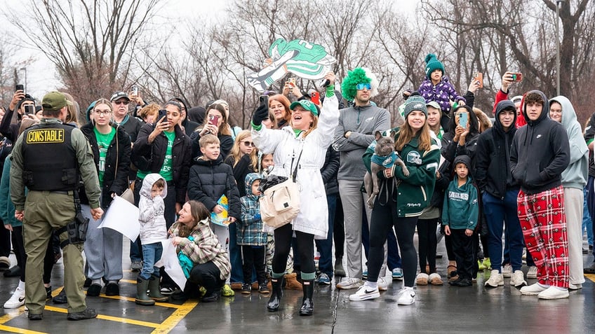 Eagles fans outside