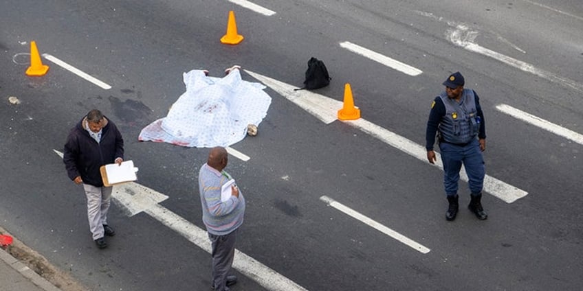 2 fatally shot during violent south african protests in cape town