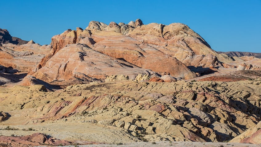 2 hikers found dead in nevadas valley of fire state park in scorching 114 degree heat