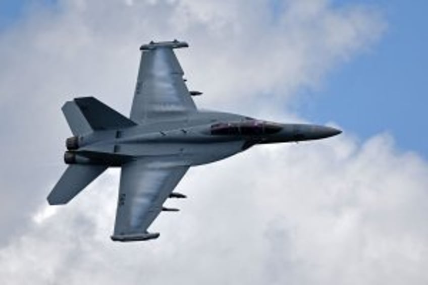 2 Navy pilots rescued after jet crashes into San Diego Bay