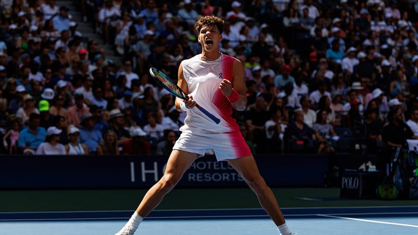 20 year old ben shelton uses 149 mph serves to make us open history on way to quarterfinals