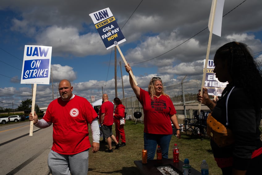 2024 republicans echo trumps populism auto workers striking to save jobs from bidens green agenda