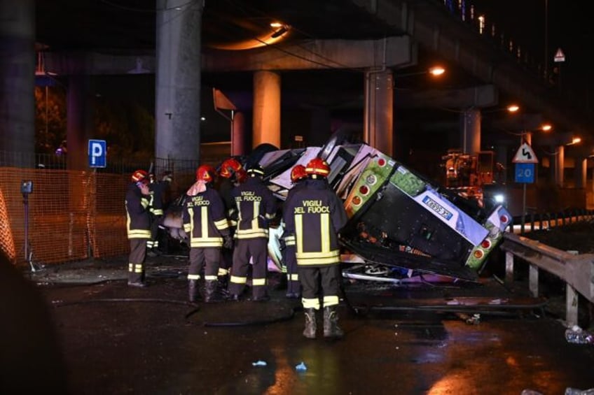 21 killed after bus falls from venice bridge and catches fire