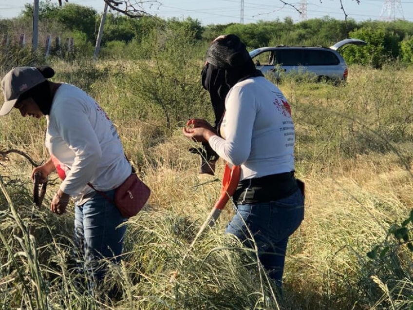 27 bodies of cartel victims in clandestine gravesites near us border in mexico