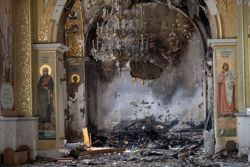 27 pictures clean up efforts at odessa cathedral bombed by russian forces