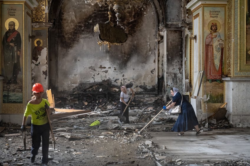 27 pictures clean up efforts at odessa cathedral bombed by russian forces