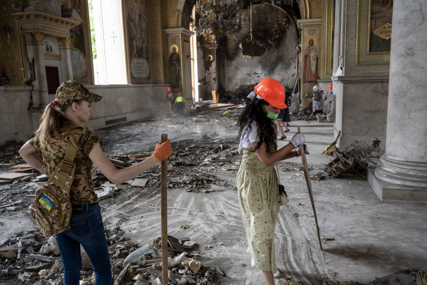 27 pictures clean up efforts at odessa cathedral bombed by russian forces