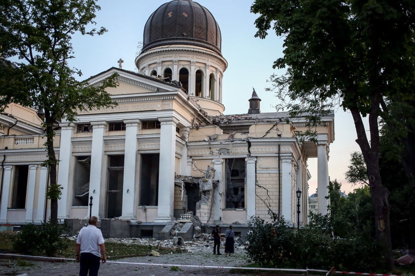 27 pictures clean up efforts at odessa cathedral bombed by russian forces