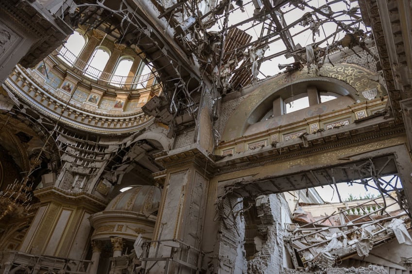 27 pictures clean up efforts at odessa cathedral bombed by russian forces