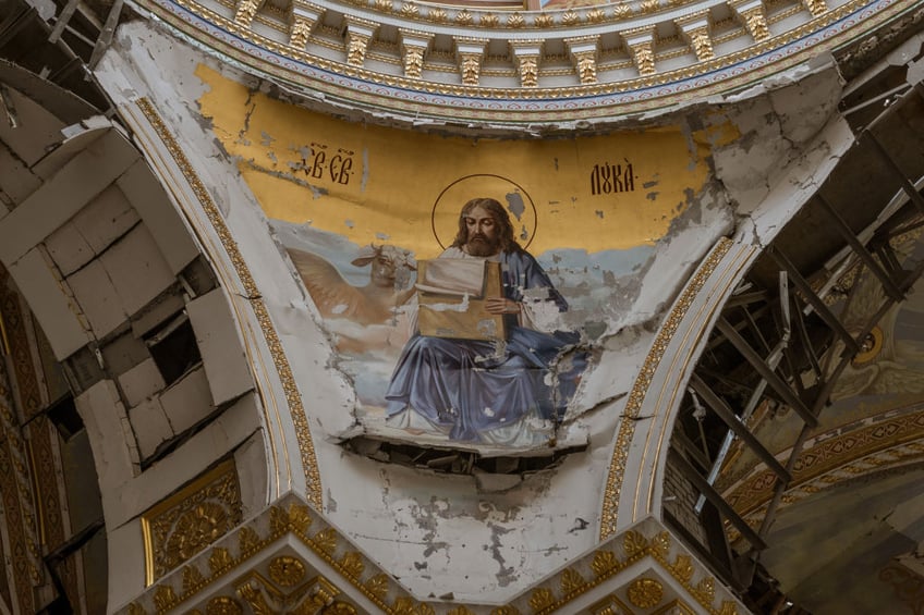 27 pictures clean up efforts at odessa cathedral bombed by russian forces