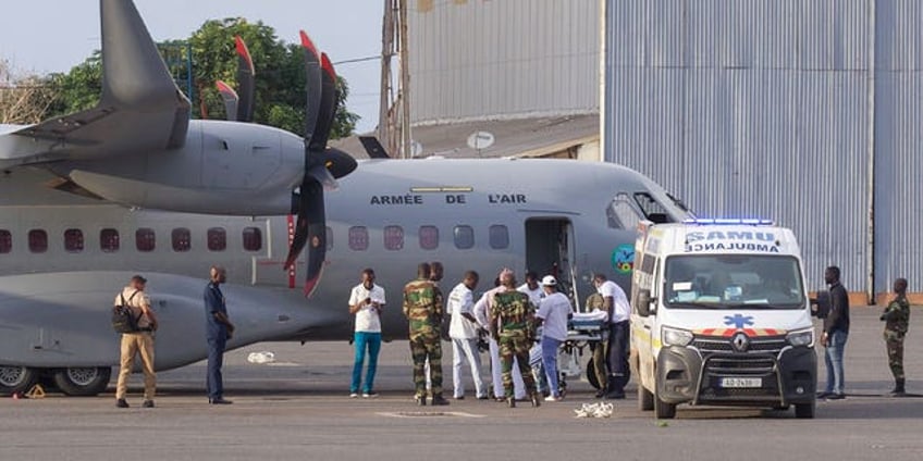 37 migrants from senegal return home after surviving a monthlong deadly voyage toward spain