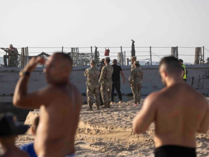 Army aground (Oren Ziv / AFP via Getty)