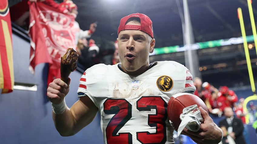 49ers christian mccaffrey appears to pray before record breaking game
