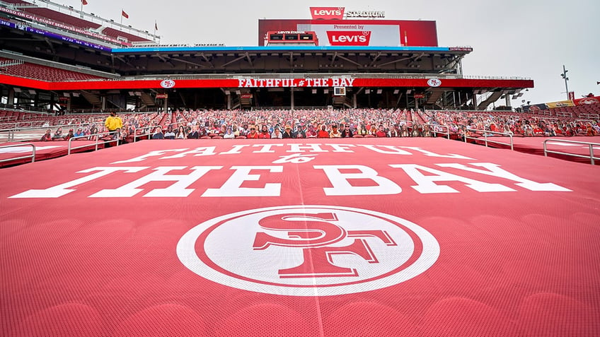 49ers fans brawl in stands during game man pulls womans hair in ruckus