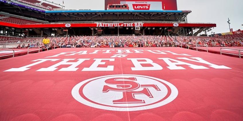 49ers fans get into brawl at preseason game in front of several children