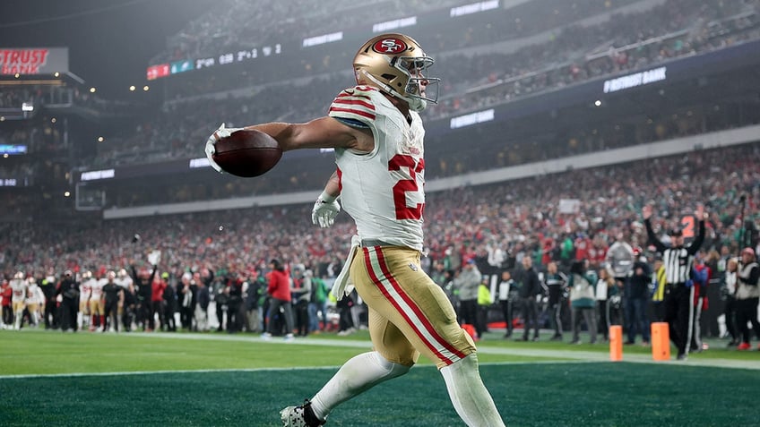 49ers get revenge on eagles behind deebo samuels 3 touchdowns