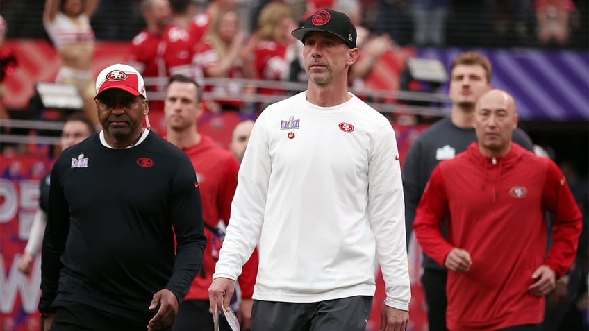 Kyle Shanahan looks on before the Super Bowl