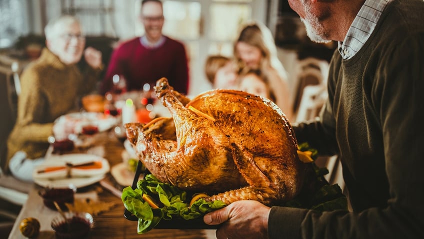 5 common mistakes when cooking a turkey on thanksgiving chef leah cohen reveals how to avoid them