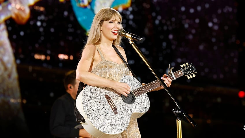 5 crazy and surprising college courses your tuition is paying for taylor swift aliens and more