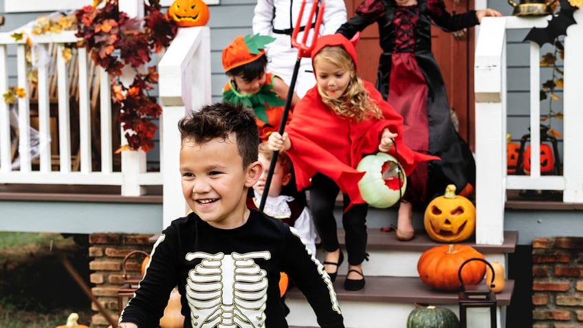 5 last minute halloween decor ideas on amazon you dont want to miss