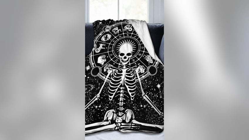 5 last minute halloween decor ideas on amazon you dont want to miss