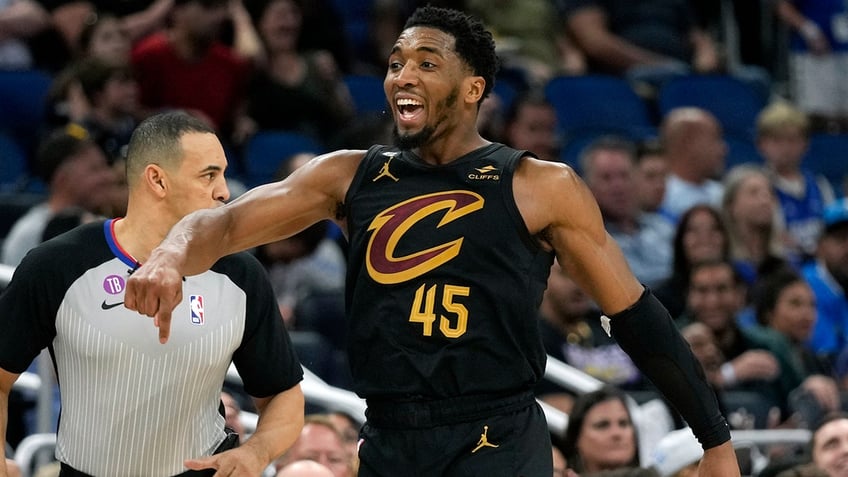 Donovan Mitchell celebrates