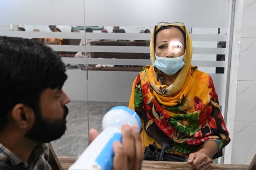 56000 pakistan schools shut over eye virus outbreak