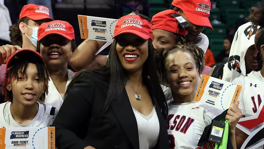 60 minutes deion sanders interview faces scrutiny from jackson state womens basketball coach over portrayal