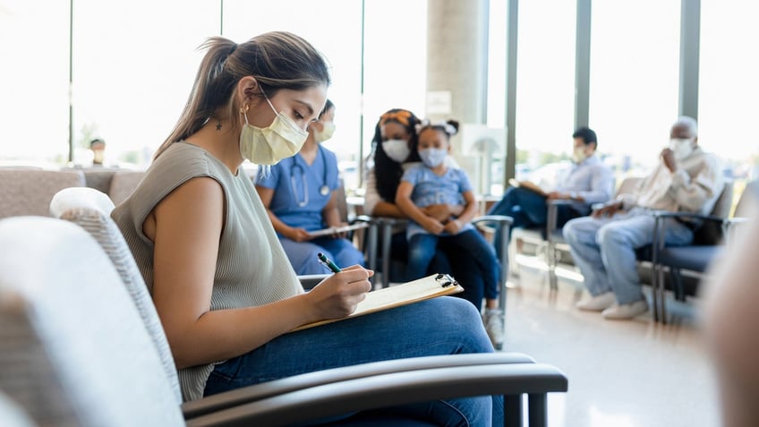 Wearing masks in hospital