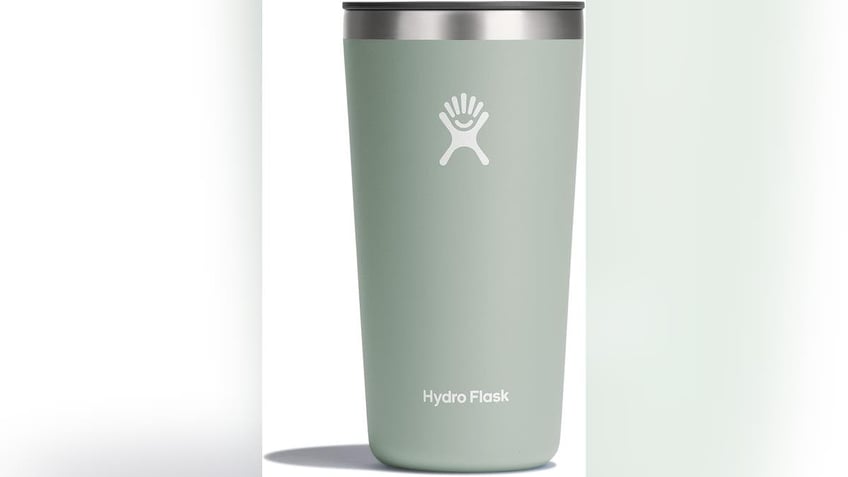 This to-go mug is comfortable to hold and sip from. 