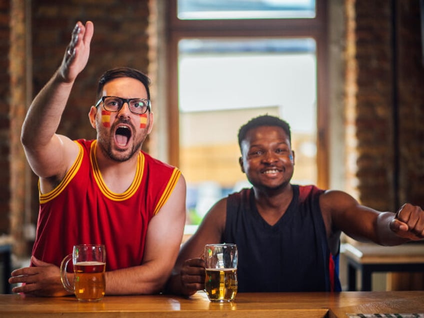 Bar_watching game