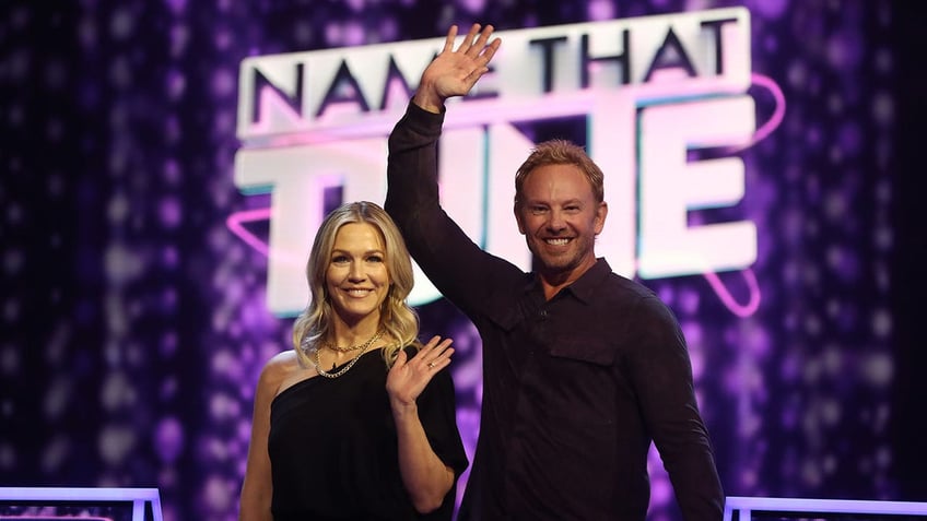 Jennie Garth and Ian Ziering on the set of Name That Tune