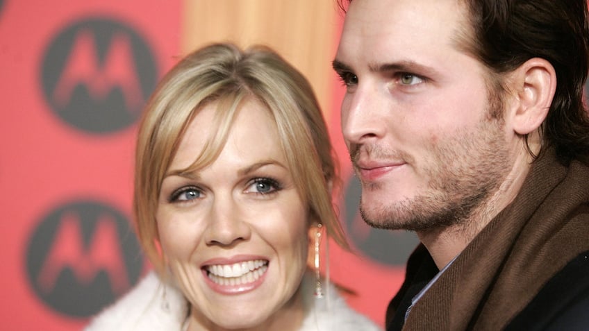 Jennie Garth and Peter Facinelli at an event