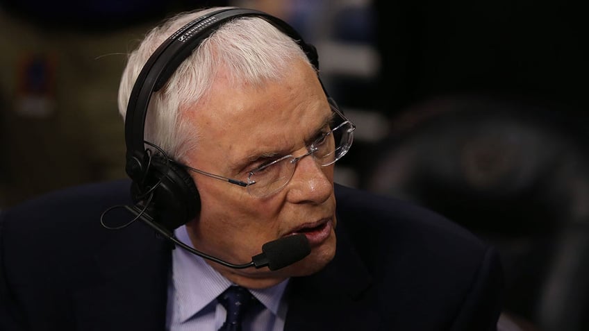 Hubie Brown looks on