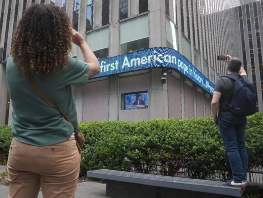 A news ticker outside the Fox News building announced the shock news of Pope Leo's selecti