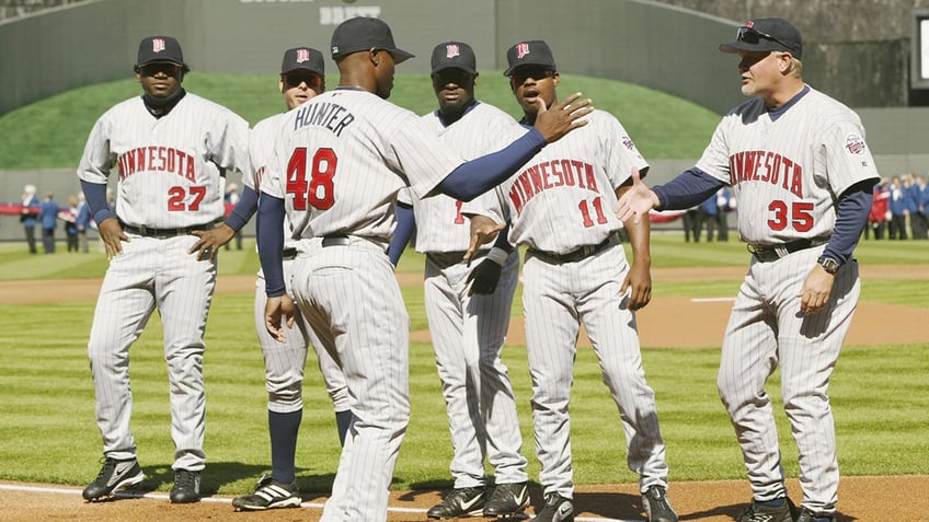 a look back on what life was like when twins last won postseason series