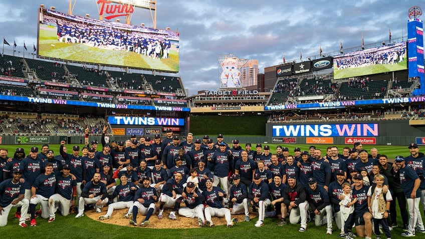 a look back on what life was like when twins last won postseason series