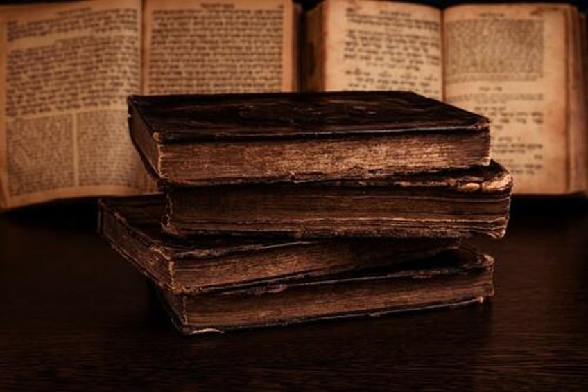 a new chapter of the bible was found hidden inside 1750 year old text